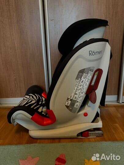 Кресло для машины детское