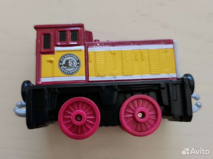 Коллекция паровозиков Томас и друзья