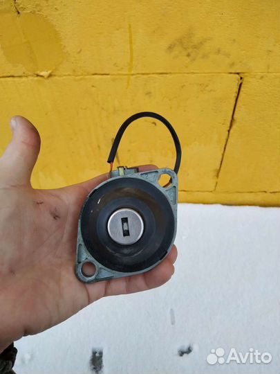 Бмв е39 замок багажника