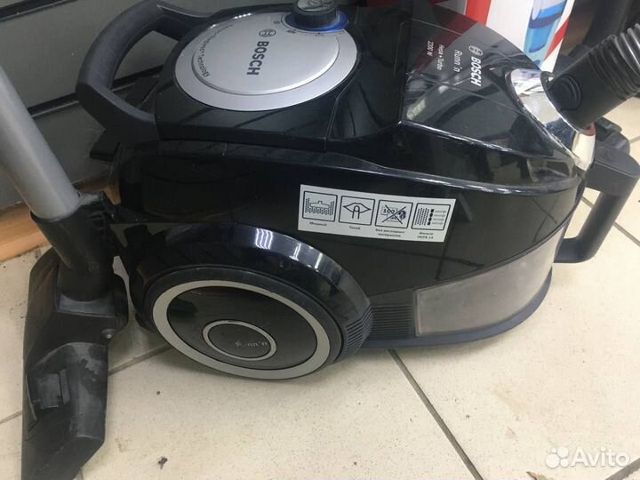 Пылесос Bosch DGS42242 К40