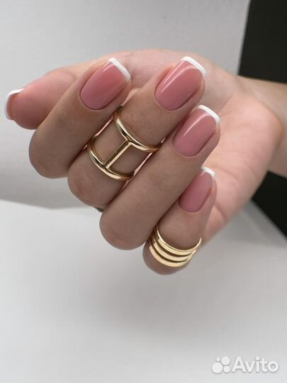 Мастер маникюра и педикюра