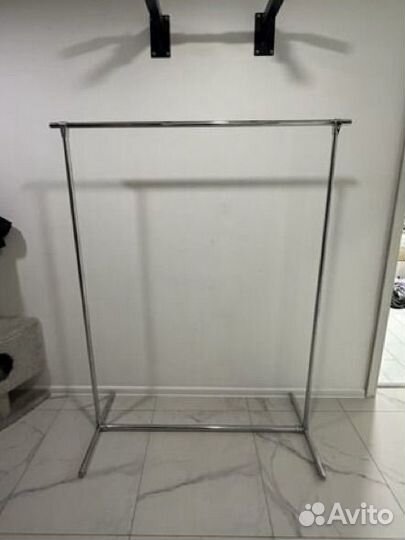 Вешалка напольная металлическая