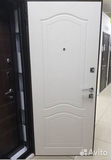 Входная дверь