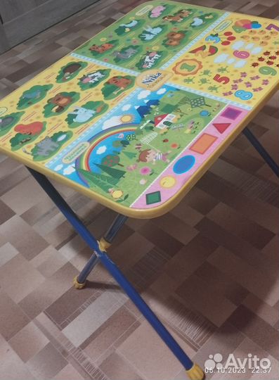 Детский столик и стул