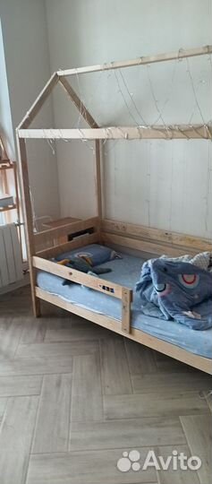 Детская кровать домик