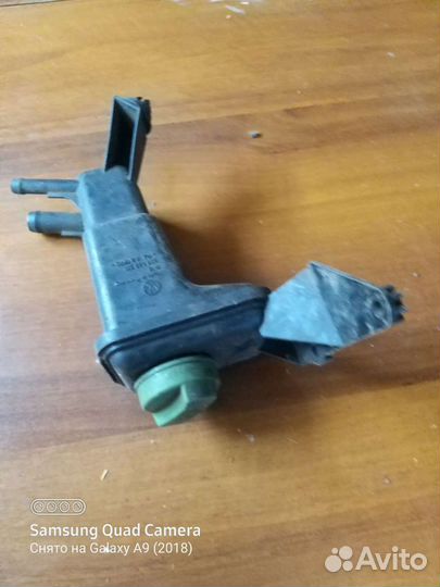 Бачок гура на фольксваген пассат б5