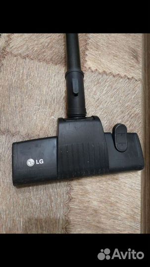 Пылесос LG 1400 W