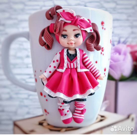 Куколка на кружке