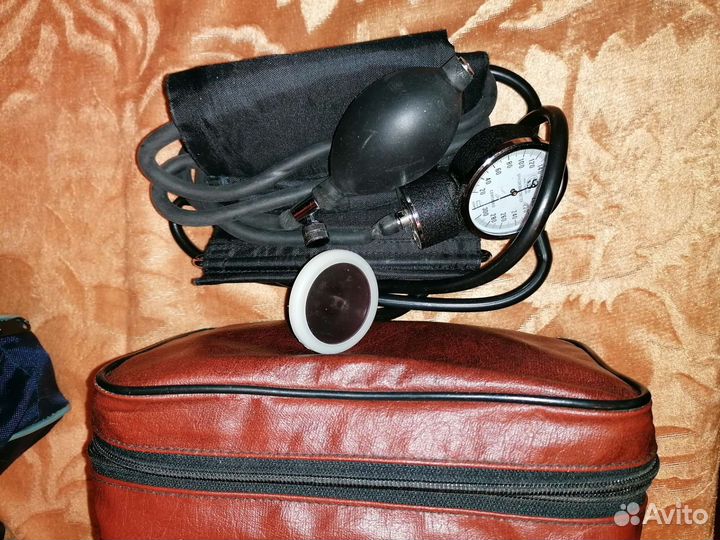 Отдам тонометр механический