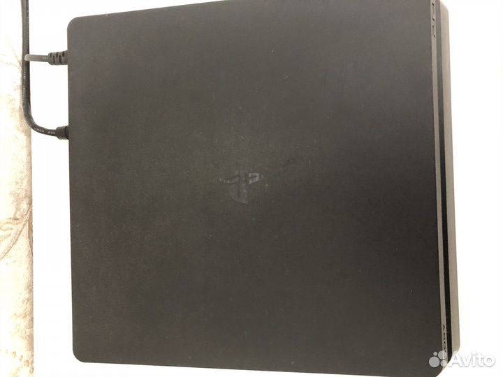 Игровая приставка ps4 slim 500