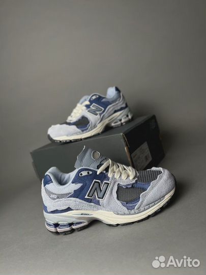 Кроссовки женские new balance 2002r