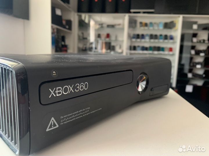 Xbox 360 + 2 геймпада + Kinect