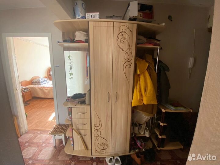 Стенка в коридор