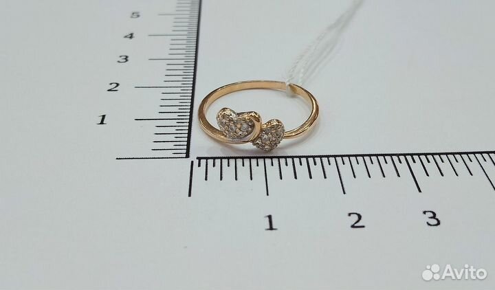 Кольцо с синтетическим камнем Золото