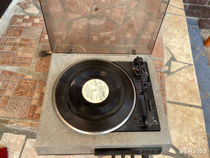 Проигрыватель винила СССР