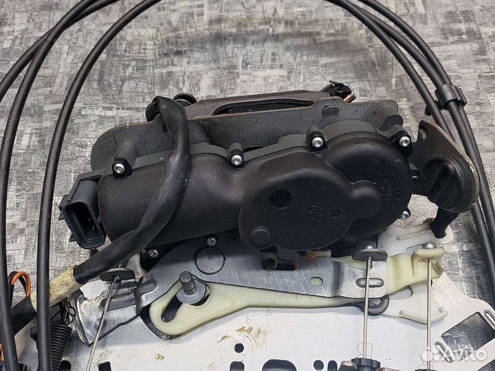 Эл. Замок задней двери Крайслер Вояджер 01-07г