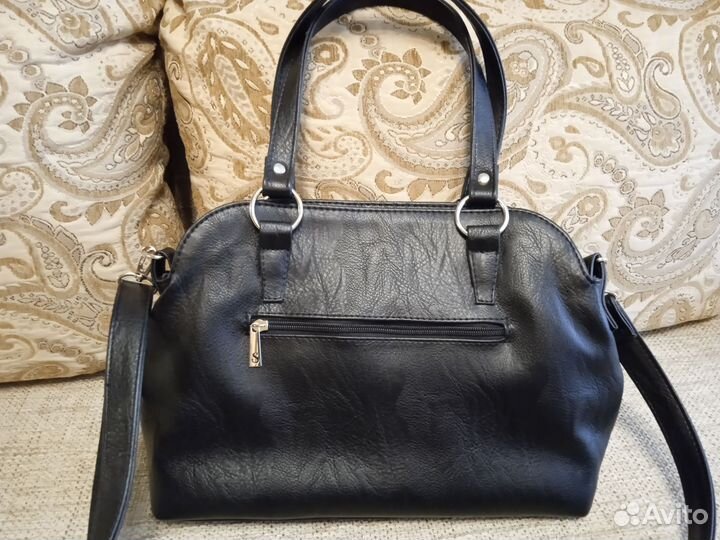 Классическая чёрная сумка