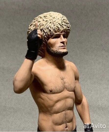 Статуэтка Хабиба Нурмагомедова