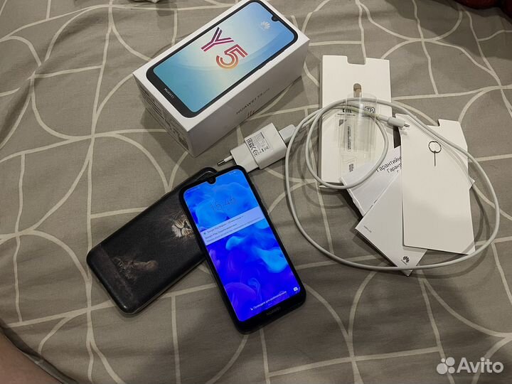 HUAWEI Y5 (2019), 2/32 ГБ