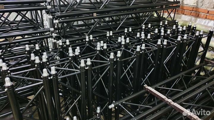 Аренда алюминиевых ферм для выставочных стендов