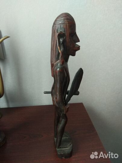 Статуэтка из дерева -африка