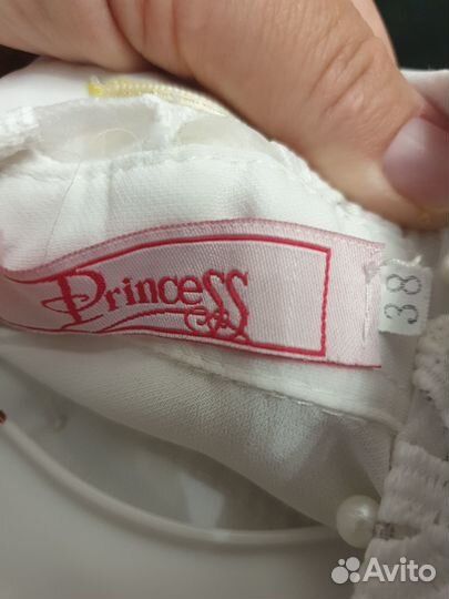 Блузка в отличном состоянии для девочки на 7-8 лет