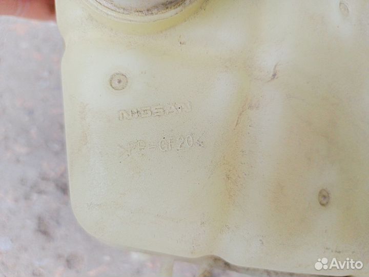 Infiniti QX70 S51 2016 расширительный бачок