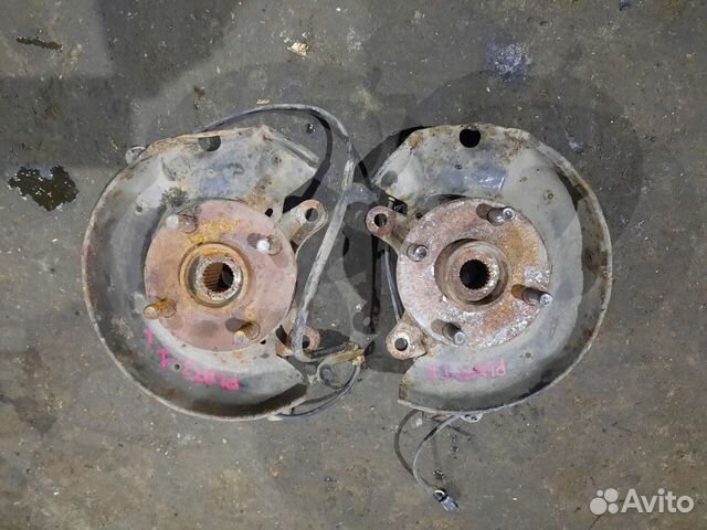 Поворотный кулакл, ступица Toyota Vitz, Platz 2000