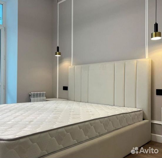Кровать с мягким изголовьем