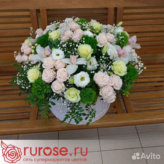 Коробка живых цветов