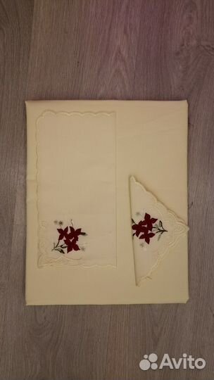 Скатерть новая 150х220 и 12 салфеток с вышивкой