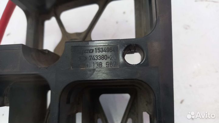 Корпус предохранителей Opel Astra H