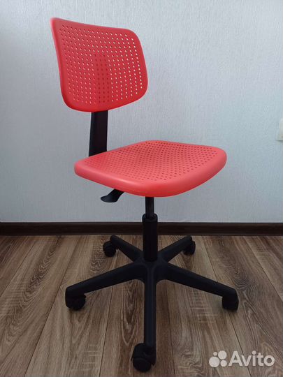 Компьютерный стул детский IKEA