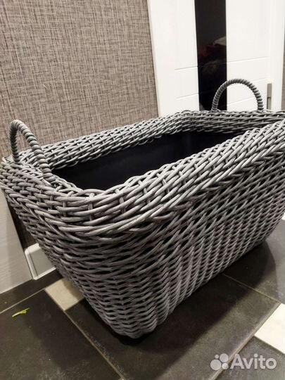 Уличное кашпо для цветов