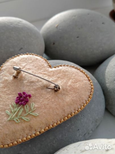 Брошь сердце ручной работы