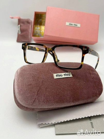 Солнцезащитные очки miu