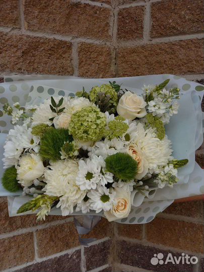 Продавец цветов в ночь