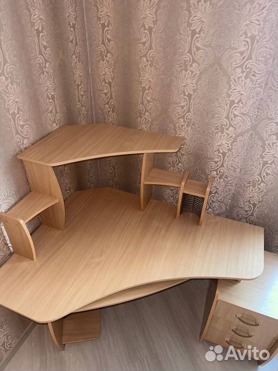 Компьютерный стол