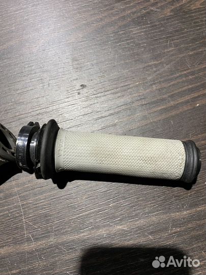 Грипсы + ручка газа для Suzuki GSR750 11-16