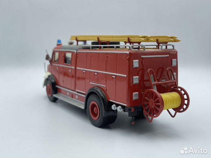 Mercedes-Benz - LF 338 Fire Engine