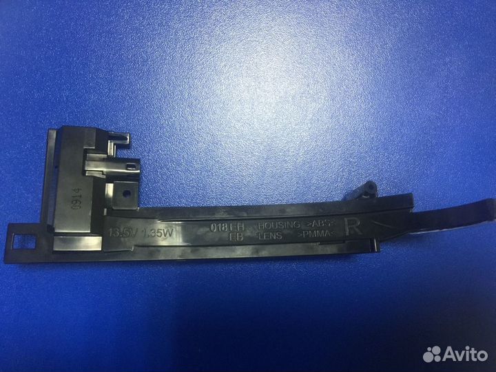 Повторитель поворота на зеркало Ауди