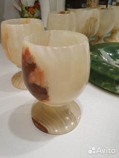 Рюмки и пепельница из оникса. Новые