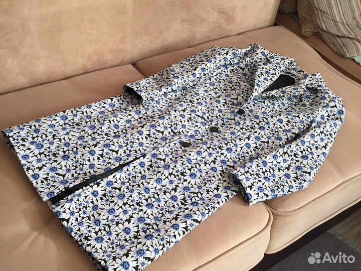 Пальто легкое новое