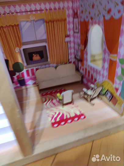 Домик кукольный