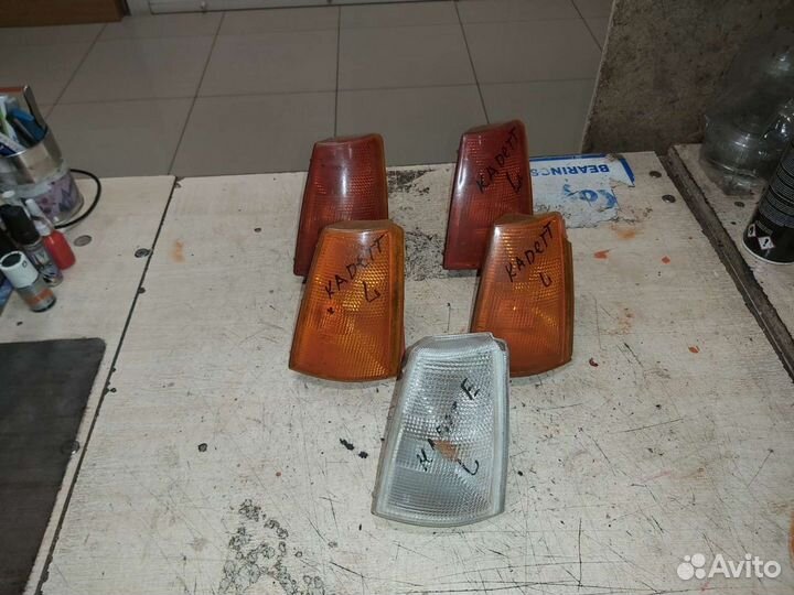 Указатель поворота левый для Opel Kadett E