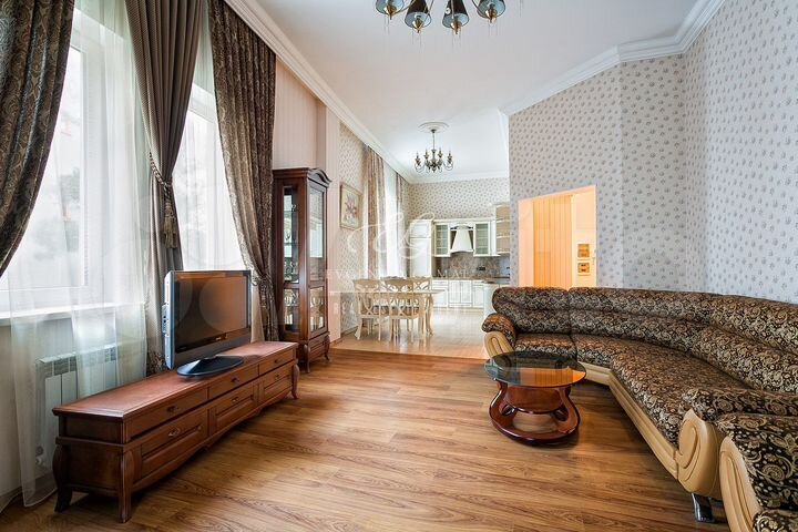 3-к. квартира, 110 м², 5/7 эт.