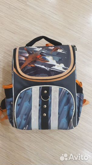 Школьный рюкзак