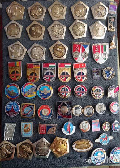 Наборы значков СССР, космос