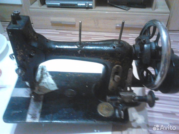 Швейная машинка. Viktoria Originals