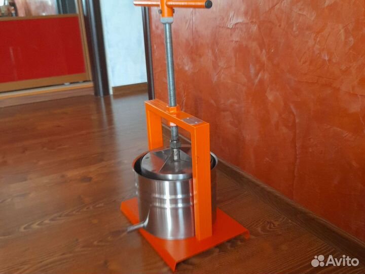 Пресс винтовой ручной 5 литров